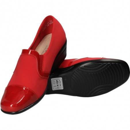 Pantofi rosii cu platforma, marca Soft Space